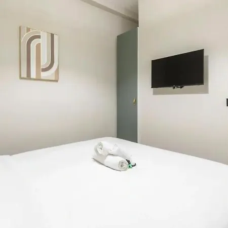 Apartment Charming Near Saint-lazare 4p Paris
